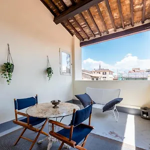  Apartment La Loggia Loves Italy
