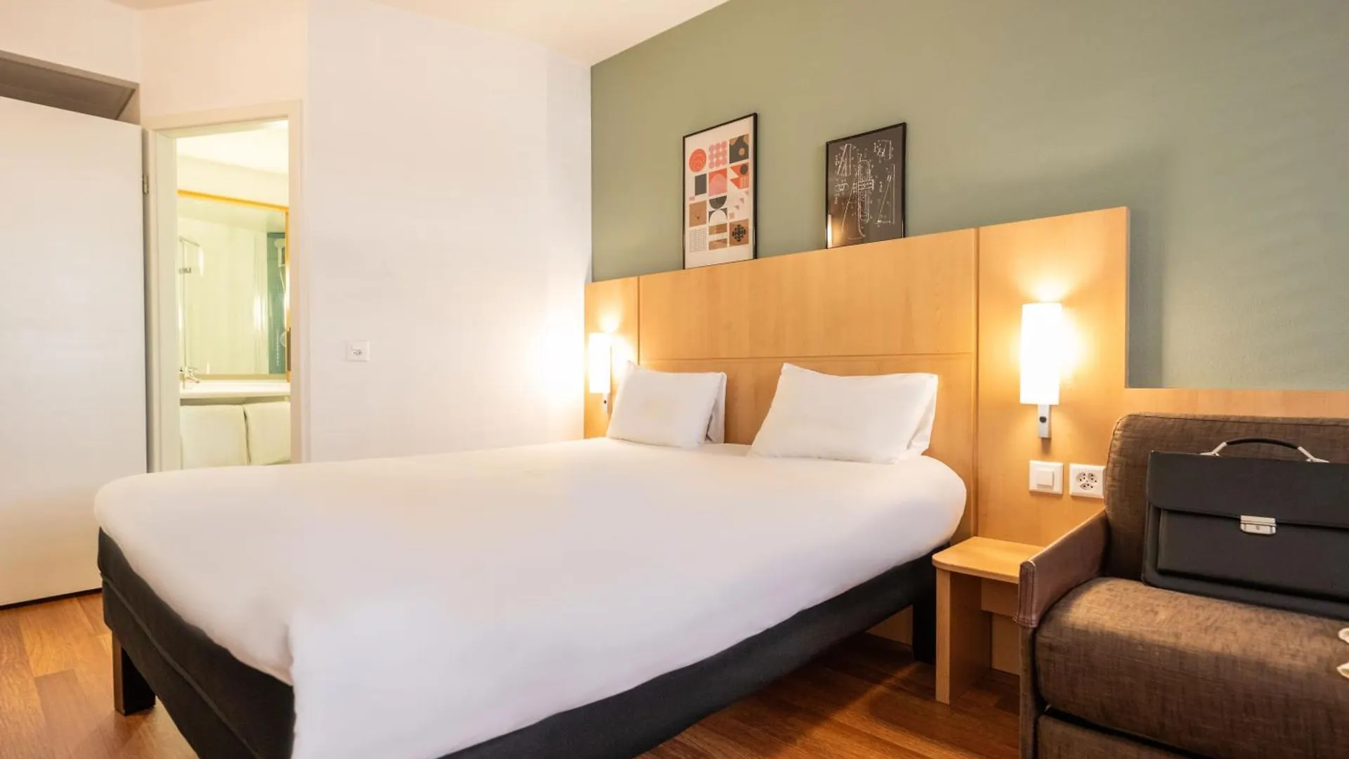 Ibis Geneve Centre Nations Hotel 3*, Geneva