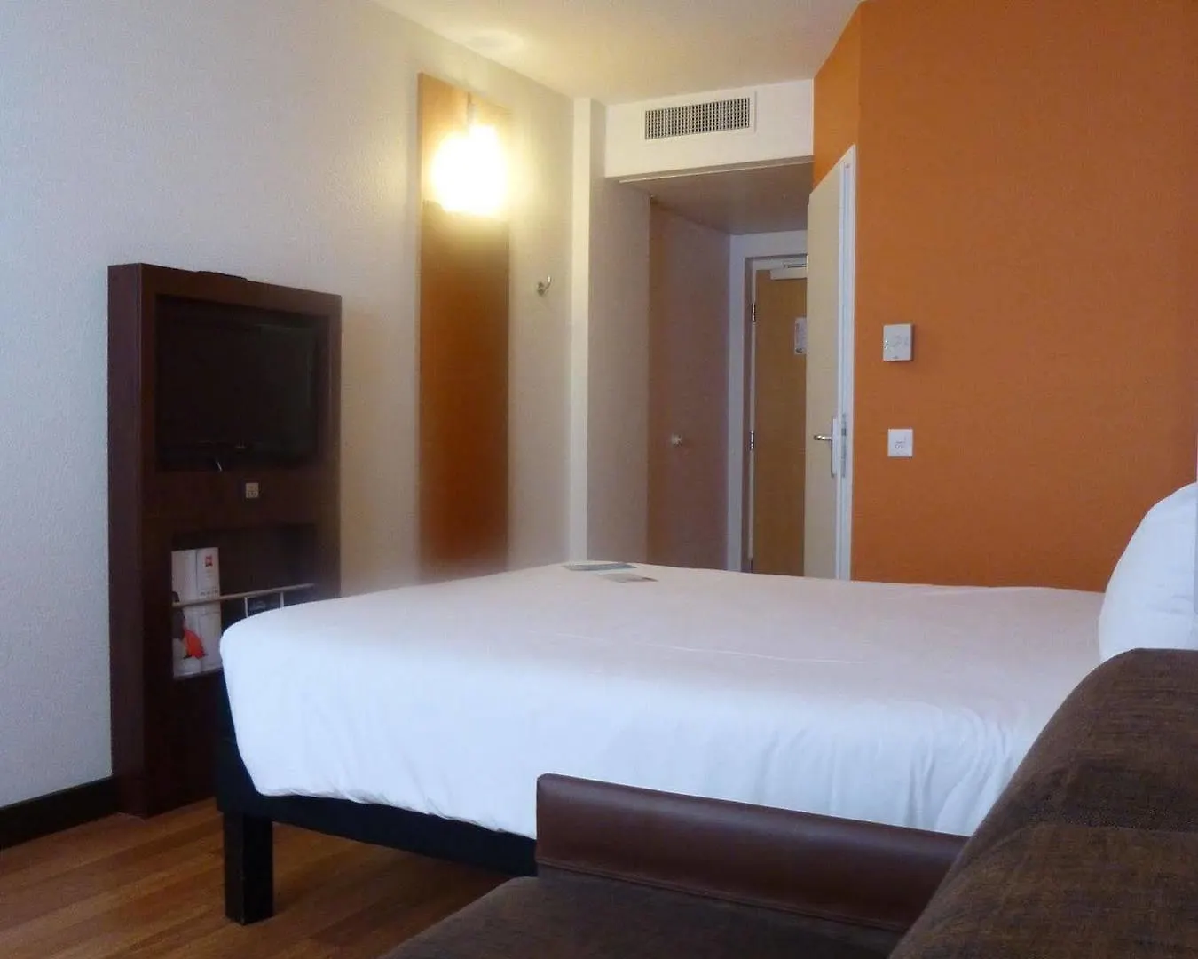 Hotel ibis Genève Centre Nations 3*,